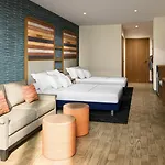 Okana Resort And Indoor Waterpark